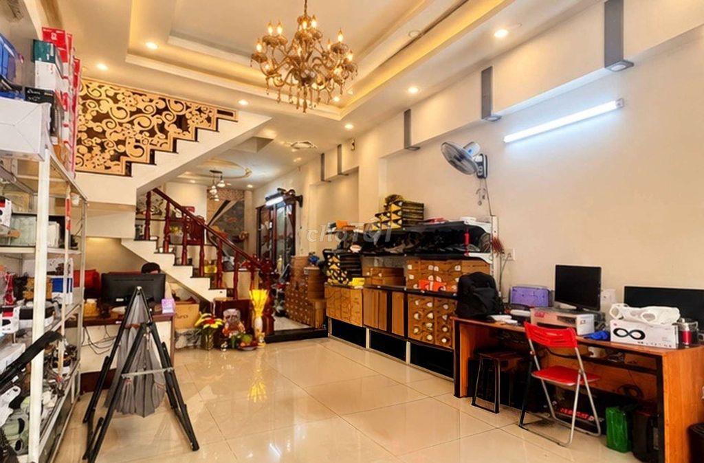 🏡Nhà 3 Tầng Sân Thượng-7,1 Tỷ-DTSD: 156 m²- Hẻm Xe Tải-Thông