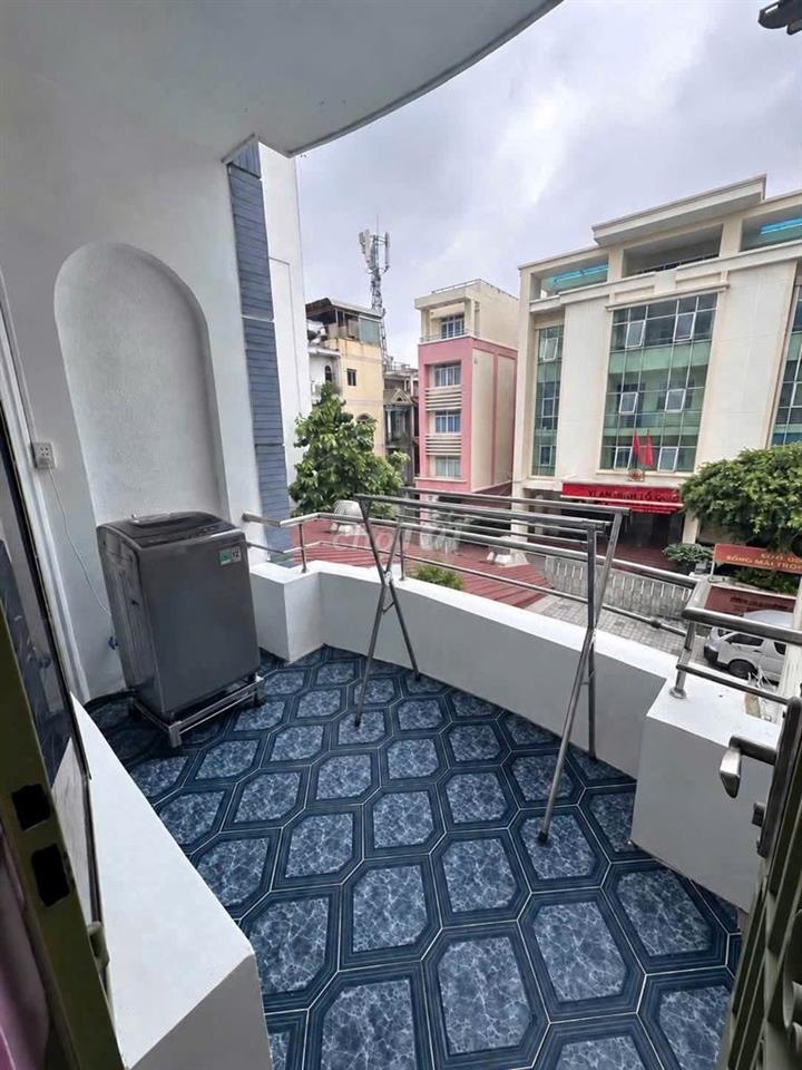 CĂN HỘ BAN CÔNG THOÁNG – BẾP TÁCH BIỆT – FULL NỘI THẤT GẦN ETOWN