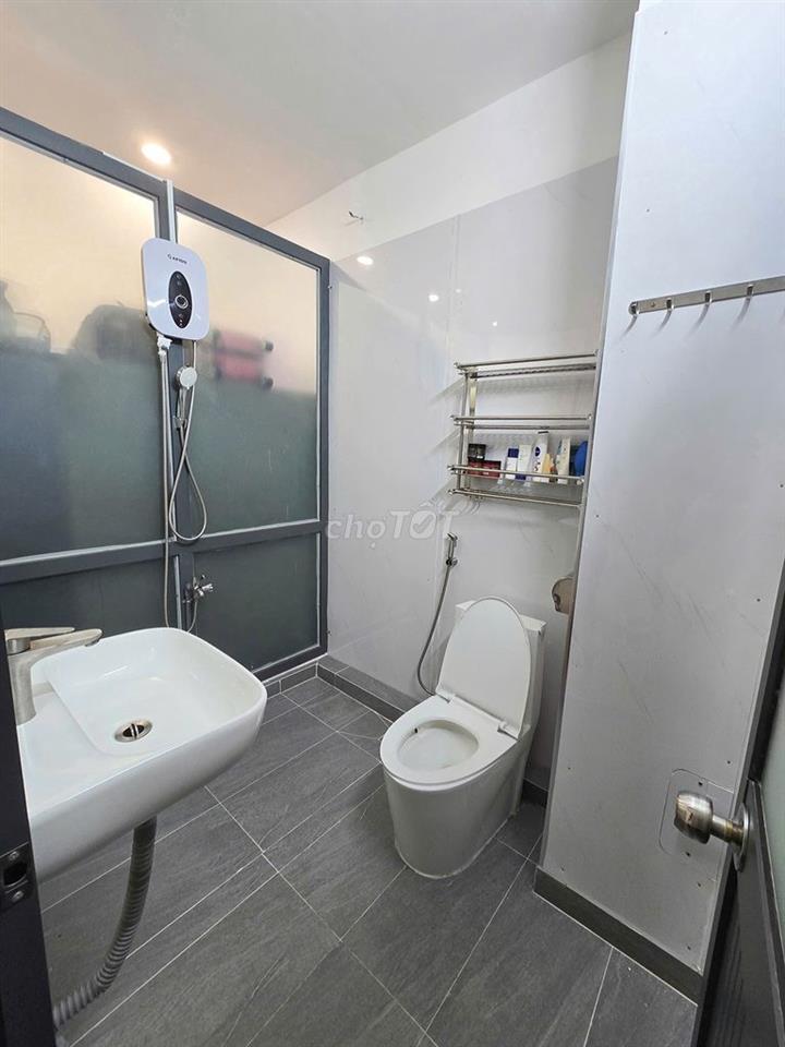 CĂN HỘ BAN CÔNG THOÁNG – BẾP TÁCH BIỆT – FULL NỘI THẤT GẦN ETOWN