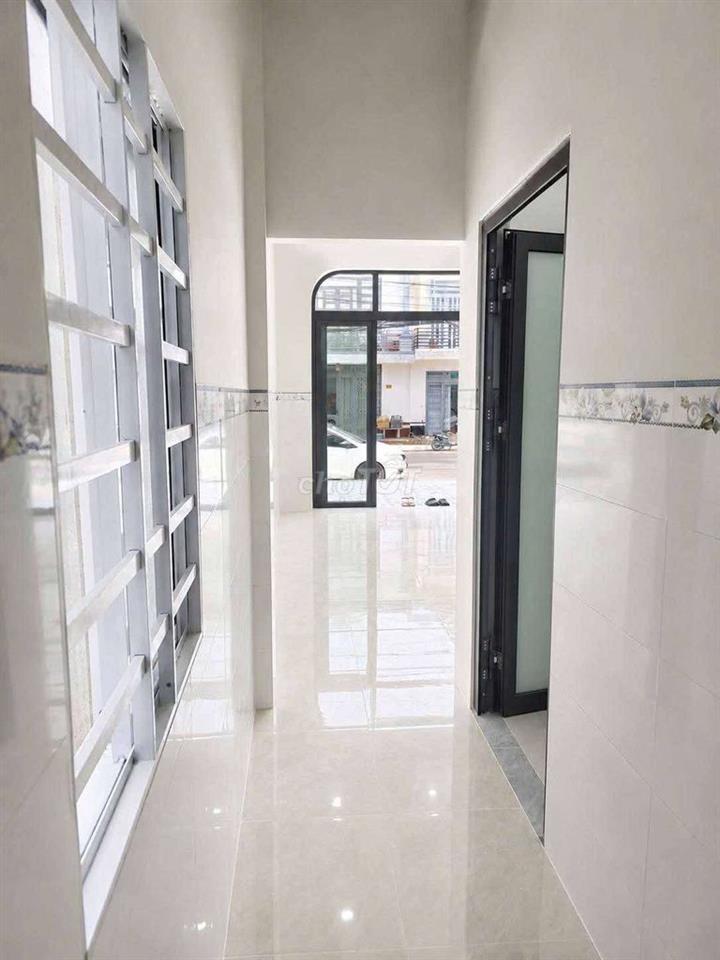Nhà Mặt Tiền Cấp 4 Đường Phan Văn Năm