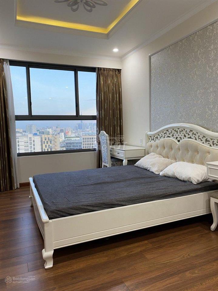 Chủ nhà cần bán căn hộ CC Nguyễn Kim, Q10, dt: 52m, 2PN, SH, nhà mới