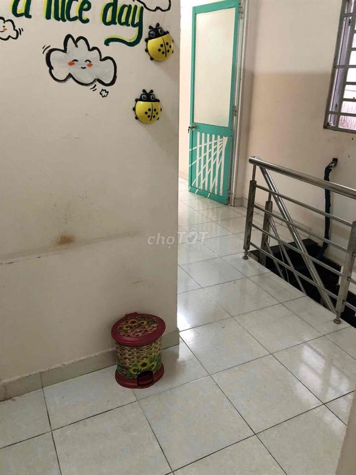 Cho thuê lầu 1 60m2 ở đường Lê Ngã quận Tân Phú