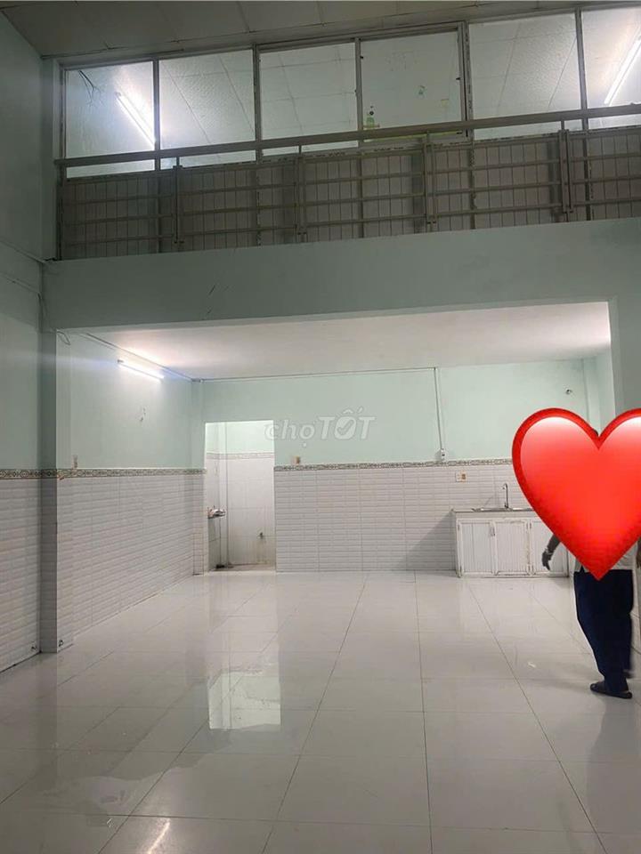 Cần cho thuê nhà 5.5*13 m2, nhà gồm gác lửng 1 phòng, 2 WC