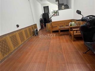 Bán nhà chuyển công tác