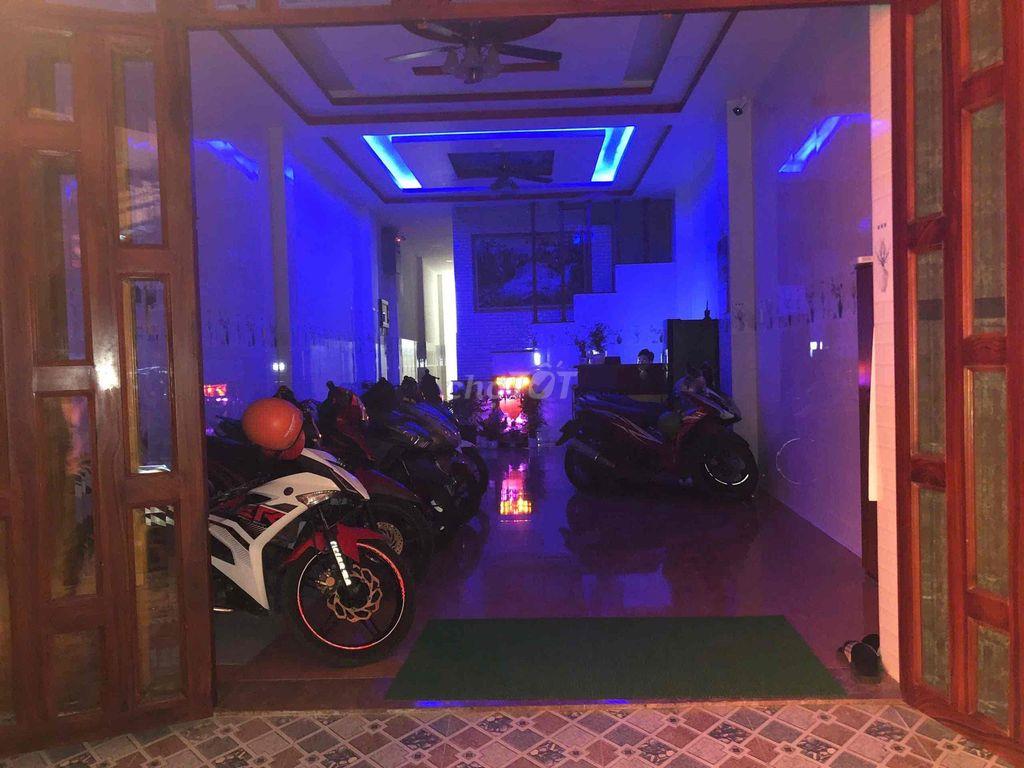Bán nhà căn hộ dịch vụ cao cấp 21 phòng , Đường Lô 4  , giá Tốt
