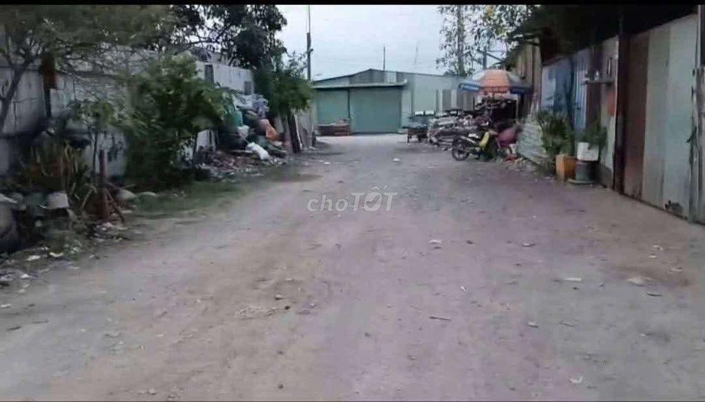 Cho thuê Kho mặt tiền đường xe container ra vào ok