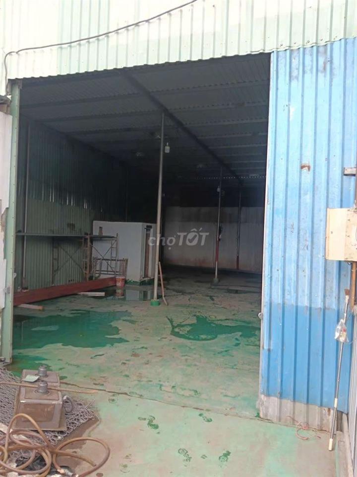 Cho thuê Kho mặt tiền đường xe container ra vào ok