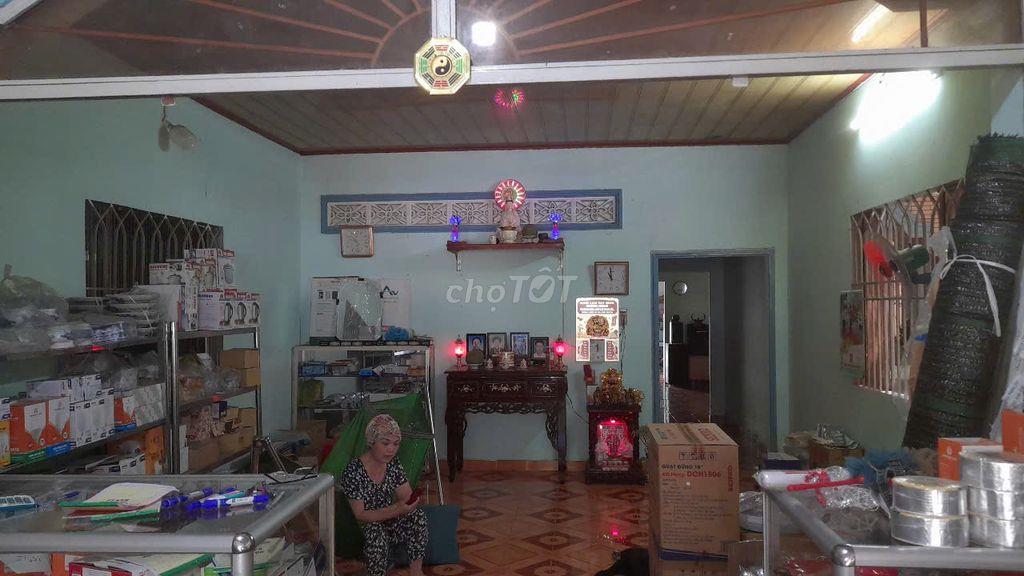 Cần bán gấp căn nhà mặt tiền đường lớn huyện củ Chi 
