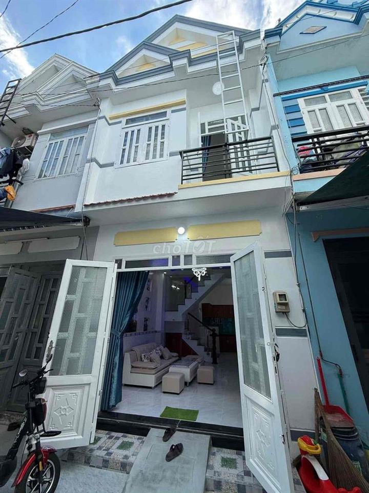 🏡🏡 Chu gởi  bán căn nhà  Ap 2 xtt củ, nay xa ba điểm mới  Trường học c