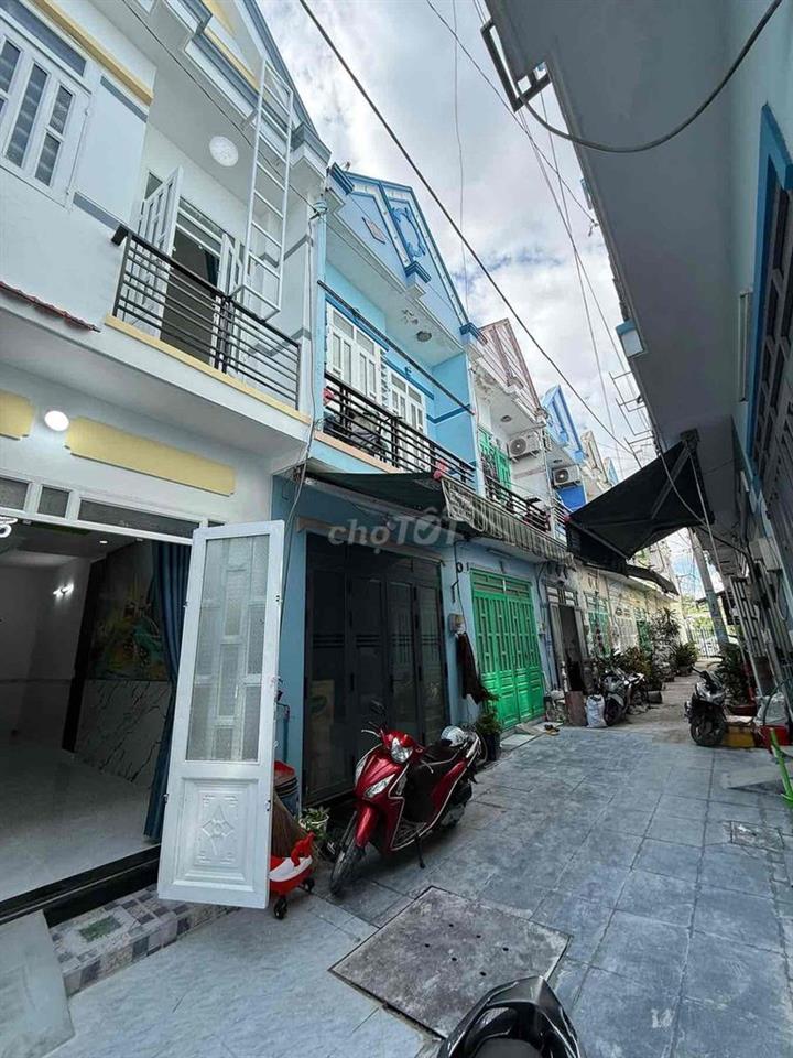 🏡🏡 Chu gởi  bán căn nhà  Ap 2 xtt củ, nay xa ba điểm mới  Trường học c