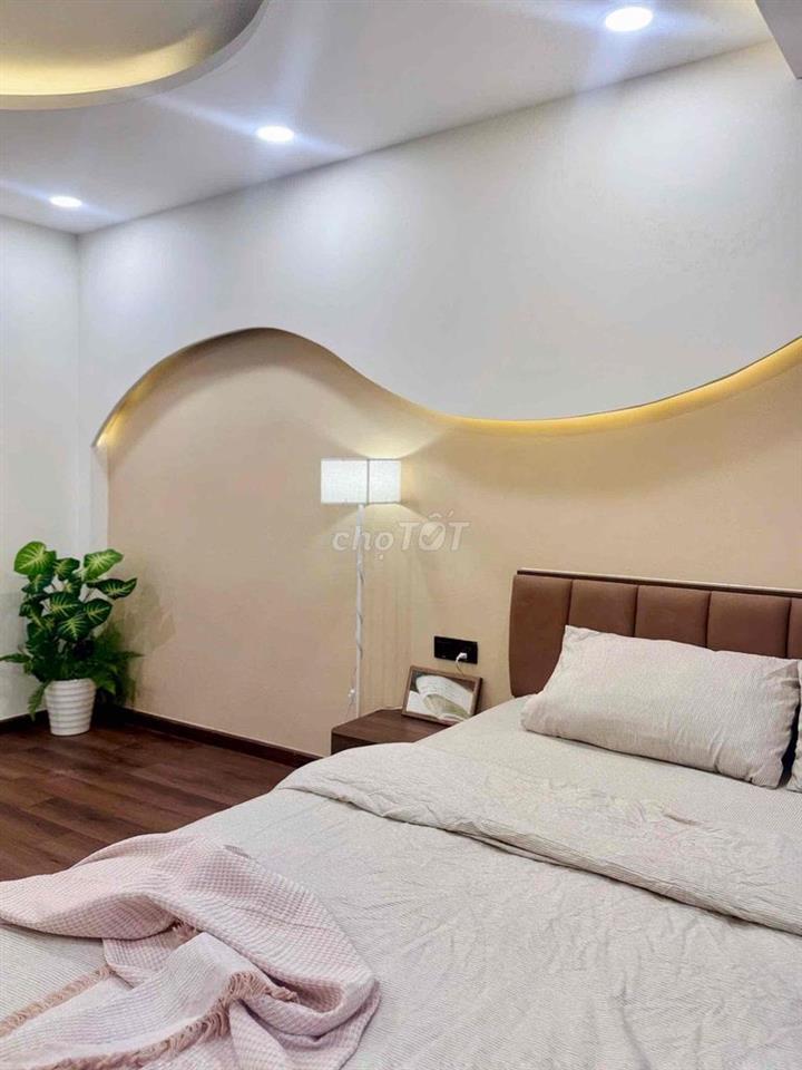 Cần bán gấp nhà 2 mặt tiền hẻm, không lộ giới trung tâm quận 1