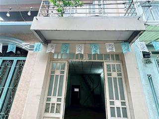 Nhà quận 4. khu dân cư hiện hữu.