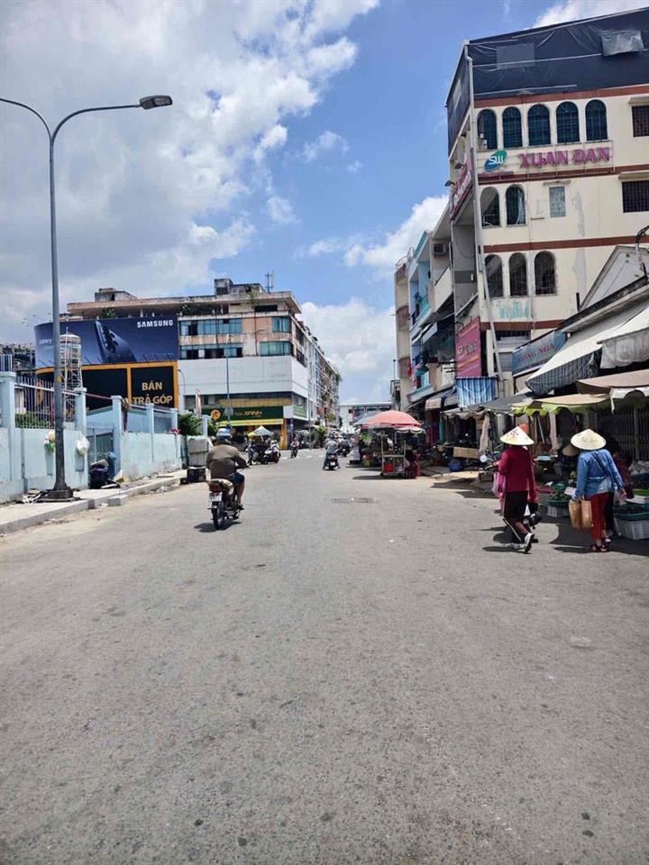 Bán nhà mặt tiền chợ lớn quận 5
