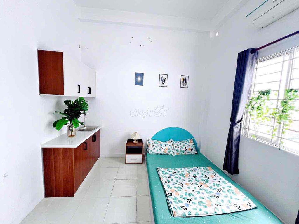 Phòng cửa số gió trời gần đại học Maketing Quận 7