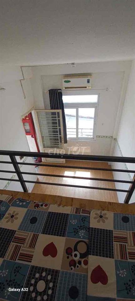 phòng có gác cửa sổ trời  đường số 17 Tân Thuận Tây