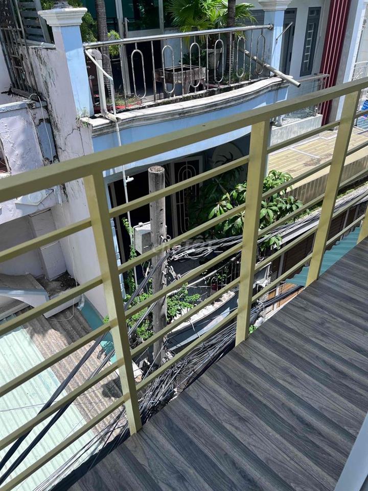 Cho Nam thuê phòng quận 7 (12m2) 2.3 triệu sdt ***
