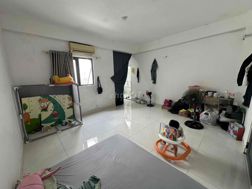 Cần Pass phòng để về quê