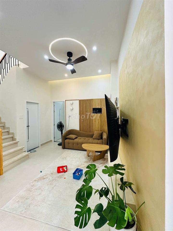 Bán nhà 3PN, full nội thất, Đ. Ni Sư Huỳnh Liên, Giá nhỉnh 5 tỷ TL