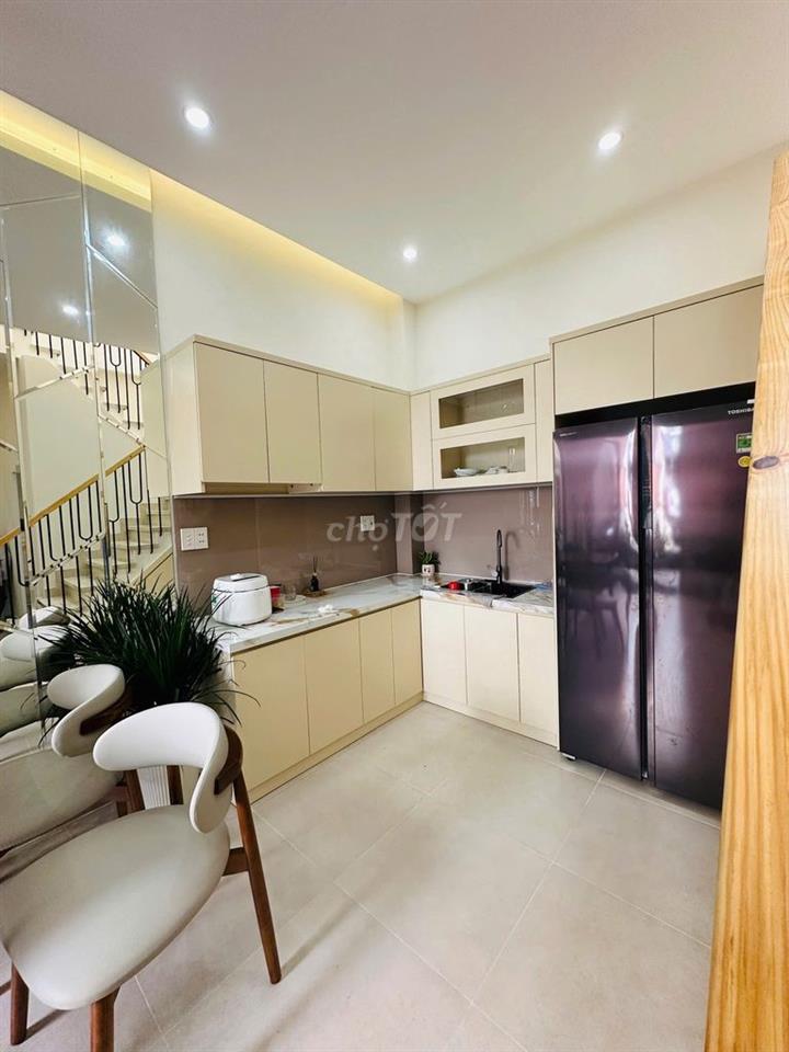 Bán nhà 3PN, full nội thất, Đ. Ni Sư Huỳnh Liên, Giá nhỉnh 5 tỷ TL
