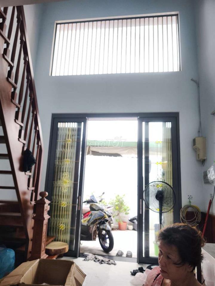 sang hợp đồng cho thuê 