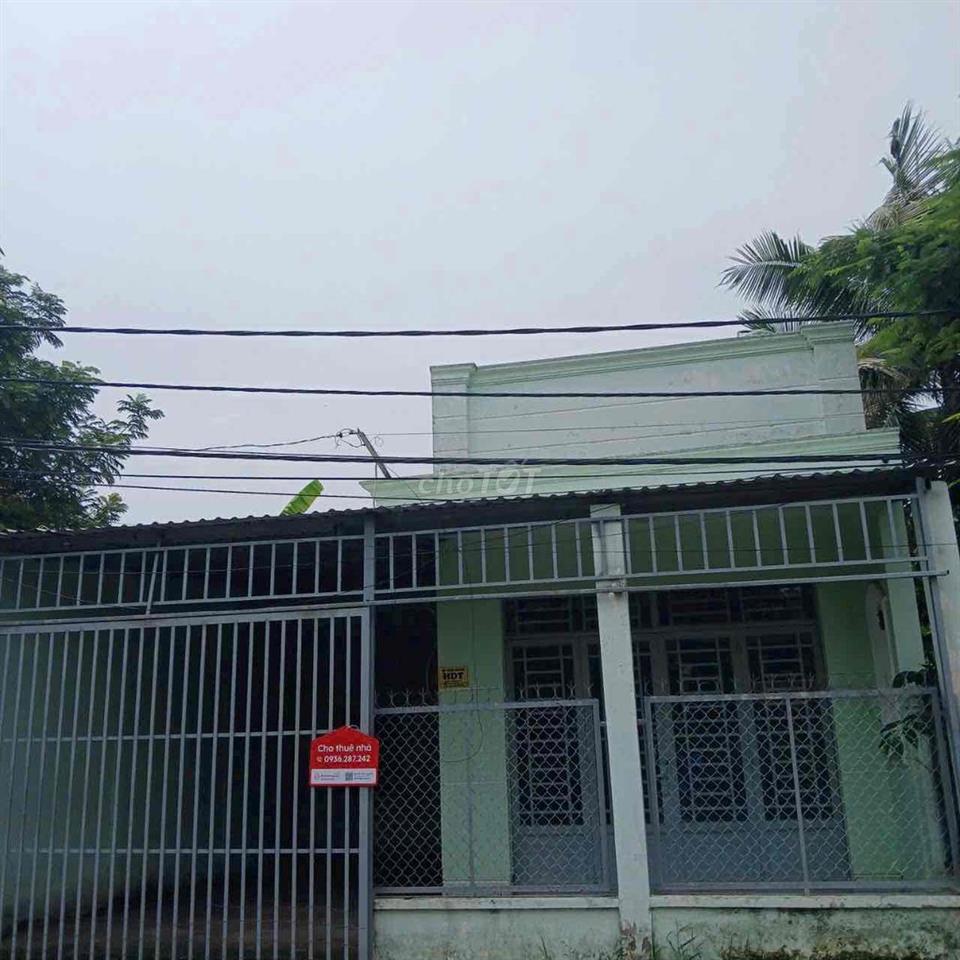 Nhà siêu tooo siêu rộng