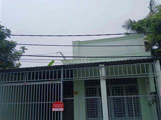 Nhà siêu tooo siêu rộng