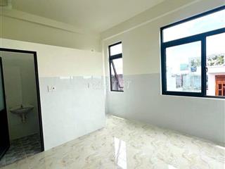 Phòng trọ ở khu dân cư thoáng mát sạch sẽ.