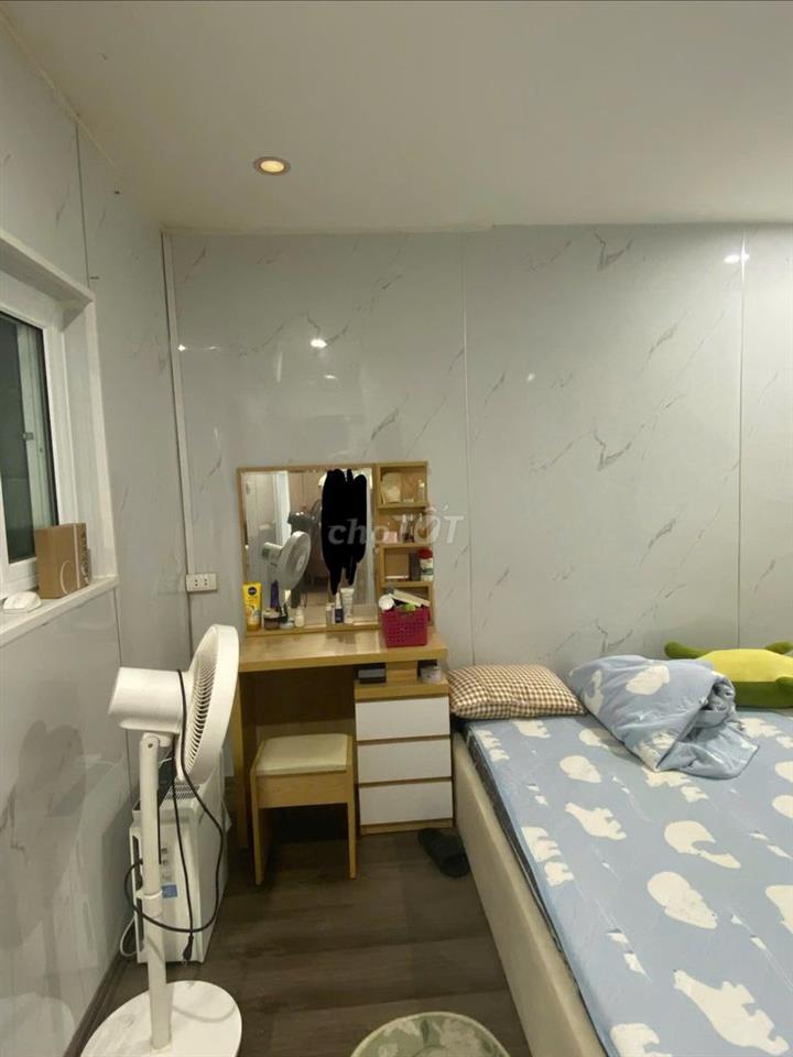 Cho thuê tập thể 2-3 ngủ tầng 2 Ngõ Quỳnh, Bạch Mai
