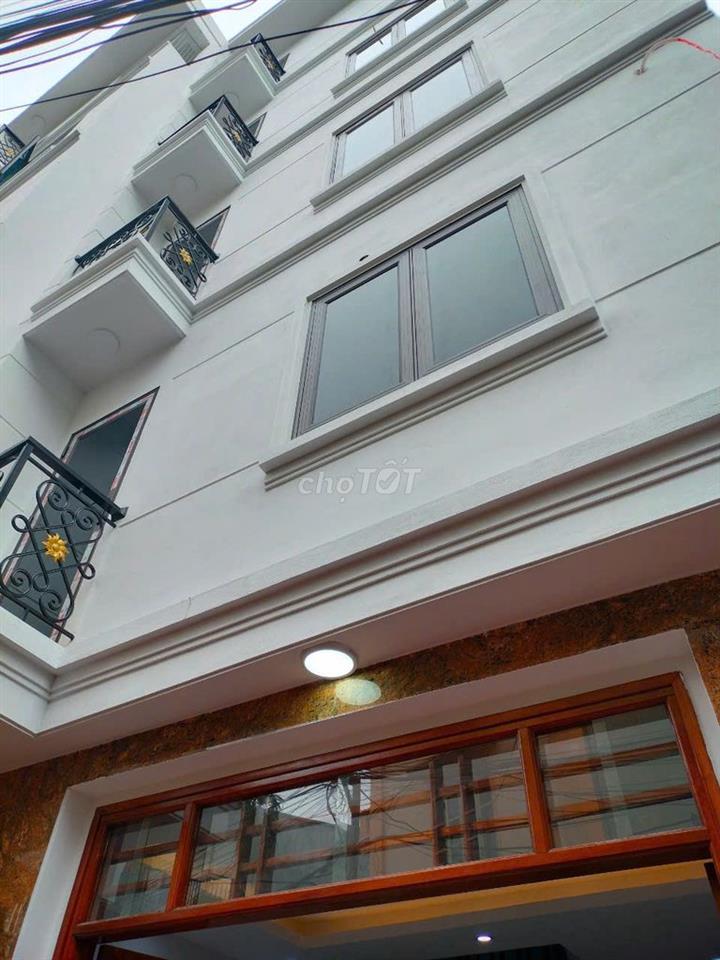 Cho thuê cả nhà 5 tầng gần Nhổn