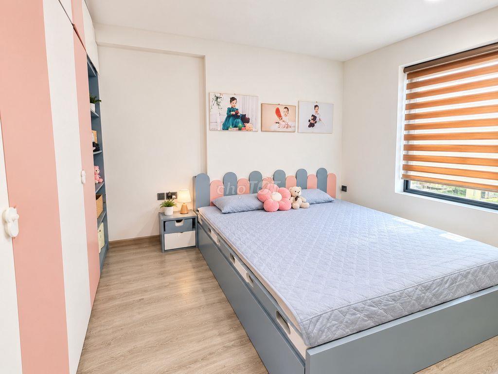 Bán căn 3 ngủ 104m2 chung cư One 18 phố Ngọc Lâm full đồ giá 8.3 tỷ