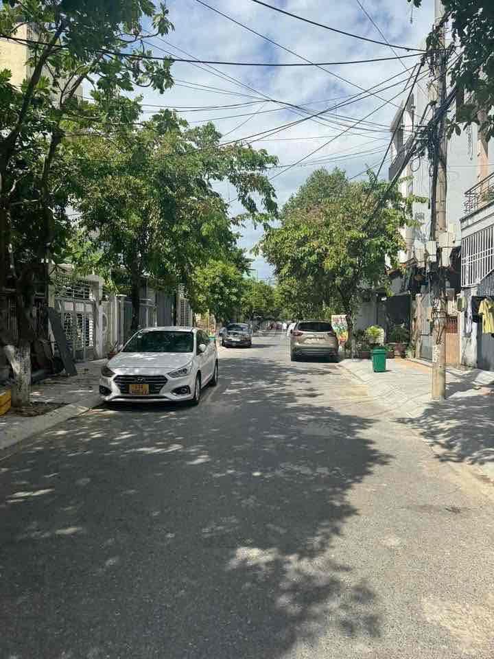cần cho thuê nhà nguyên căn nội thất gần đầy đủ
