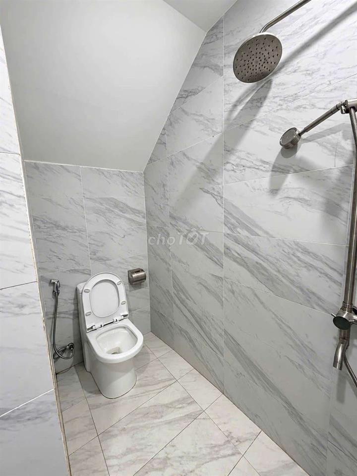 Cho Thuê Văn Phòng Nguyên Tầng Rộng 100m2 - Mặt đường Nguyễn Sinh Sắc