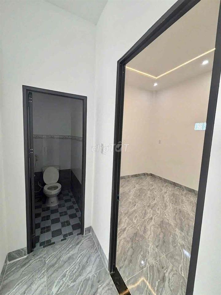 Nhà mới đã hoàn công 4x11 hẻm xe hơi 1 tỷ050tr tại Long An