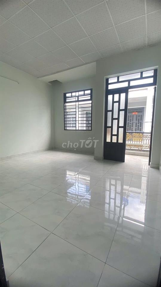 Bán nhà 2 tầng xây mới, Hai mặt thoáng, ôtô bảy chỗ vào nhà thoải mái