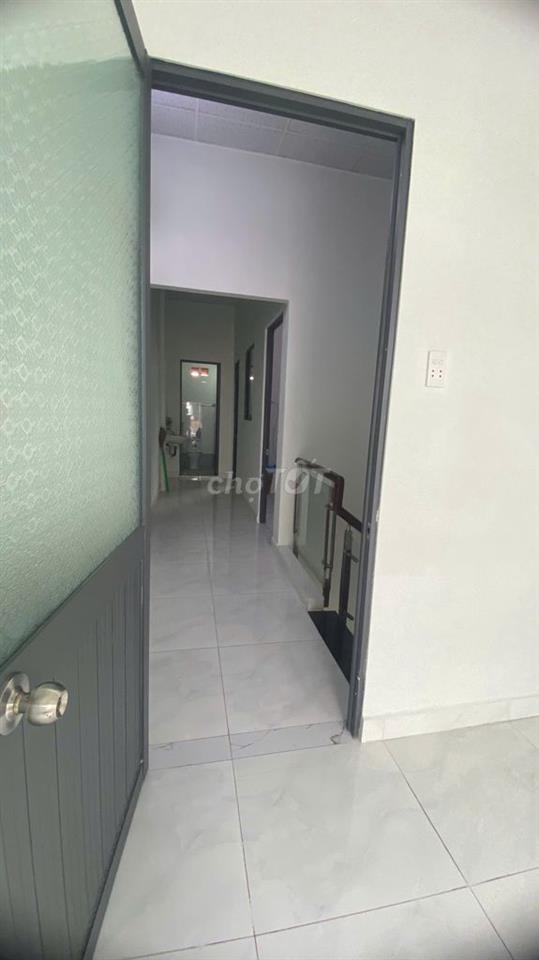 Bán nhà 2 tầng xây mới, Hai mặt thoáng, ôtô bảy chỗ vào nhà thoải mái