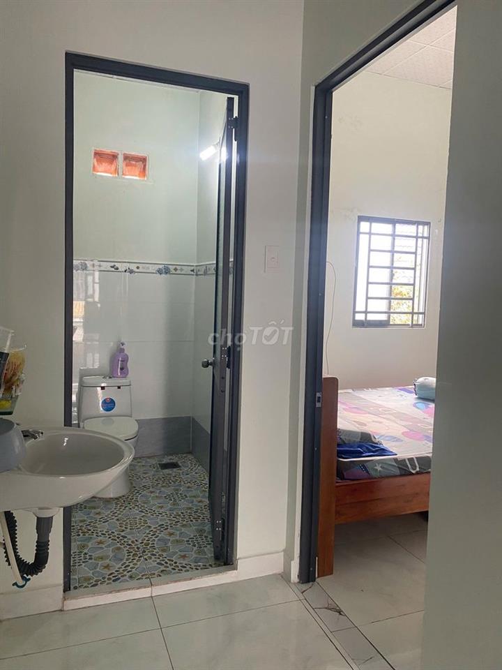 Bán nhà 2 tầng xây mới, Hai mặt thoáng, ôtô bảy chỗ vào nhà thoải mái
