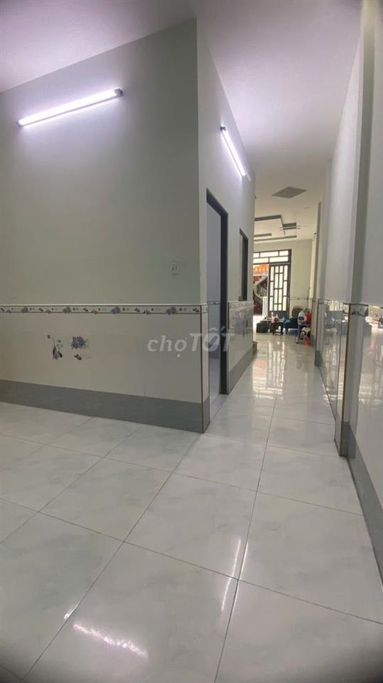 Bán nhà 2 tầng xây mới, Hai mặt thoáng, ôtô bảy chỗ vào nhà thoải mái