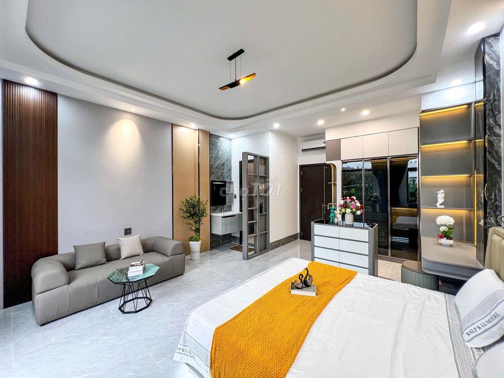 Bán nhà 1 trệt 2 lầu nội thất cao cấp, hiện đại ,KDC Hồng Loan