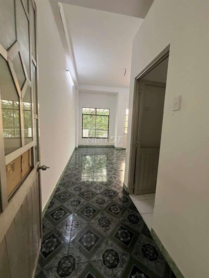 nguyên căn mặt tiền 4x22 6pn 6wc đậu ô tô