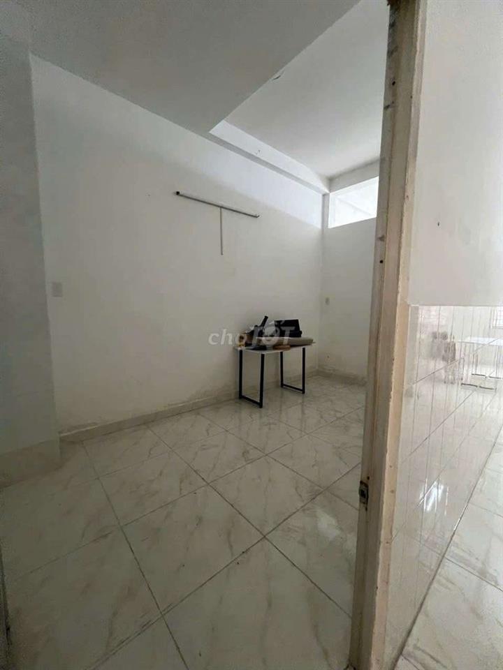 nguyên căn mặt tiền 4x22 6pn 6wc đậu ô tô