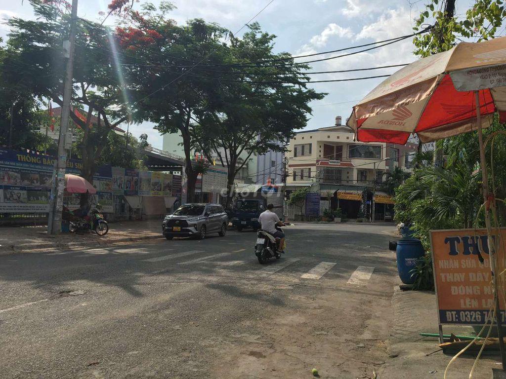 nguyên căn mặt tiền 4x22 6pn 6wc đậu ô tô