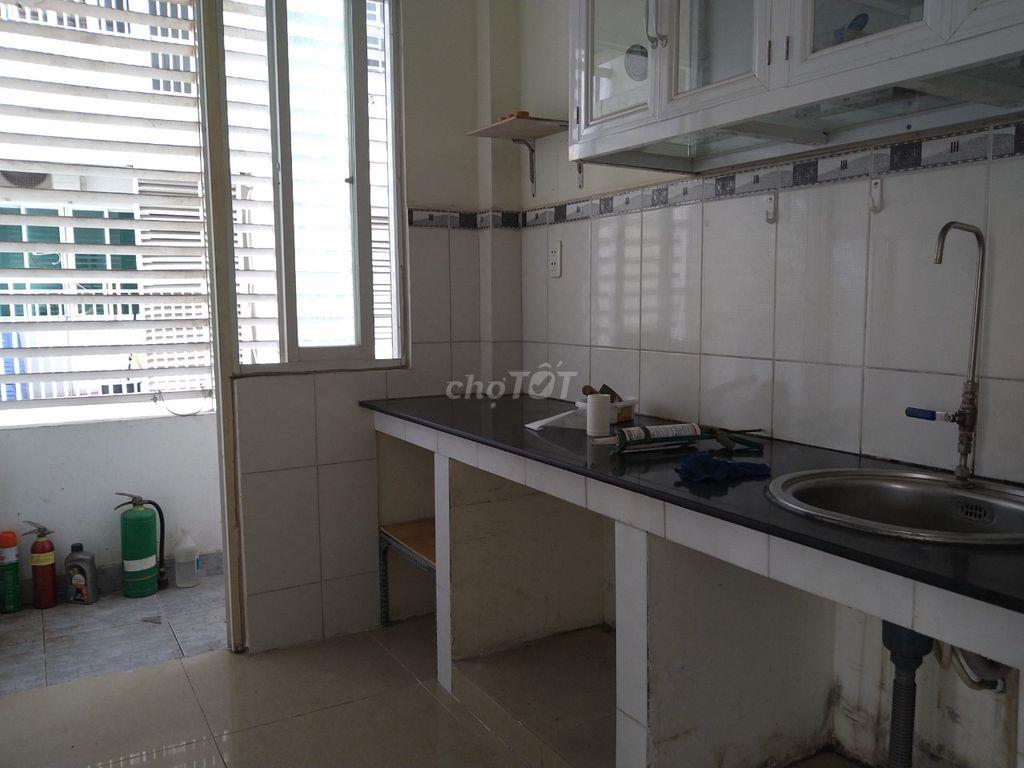 Bán gấp căn hộ Bàu Cát 2, 55m2, 2PN, 2.6 tỷ, sổ hồng.