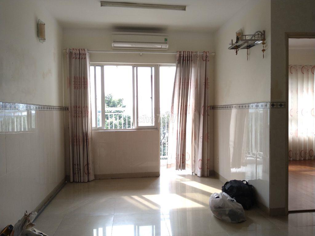 Bán gấp căn hộ Bàu Cát 2, 55m2, 2PN, 2.6 tỷ, sổ hồng.