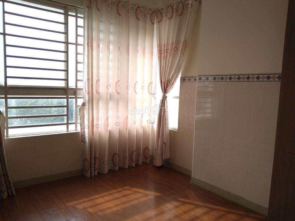 Bán gấp căn hộ Bàu Cát 2, 55m2, 2PN, 2.6 tỷ, sổ hồng.