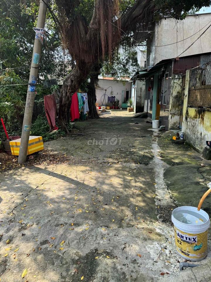 cần bán gấp nhà cấp 4 hẻm xe hơi phường hiệp thành rất nhiều tiện ích