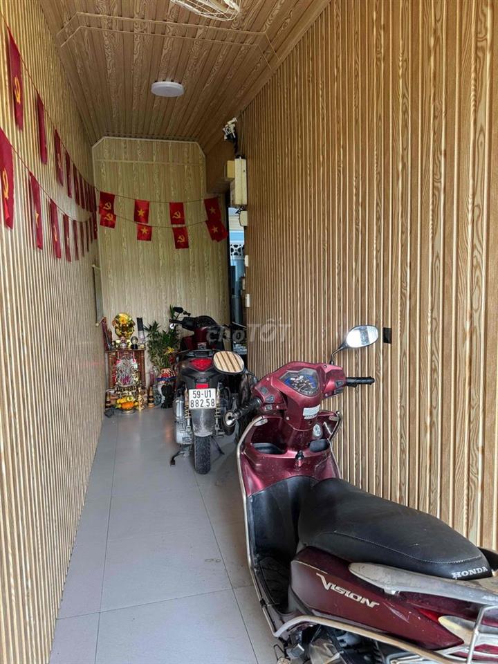 cần bán gấp nhà cấp 4 hẻm xe hơi vị trí đẹp rất nhiều tiện ích.