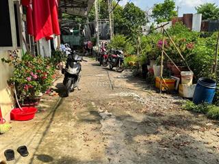 cần bán gấp nhà cấp 4 hẻm xe hơi vị trí đẹp rất nhiều tiện ích.