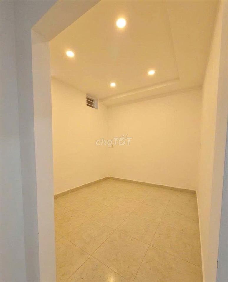 Mặt tiền đường rộng thuận tiện kinh doanh