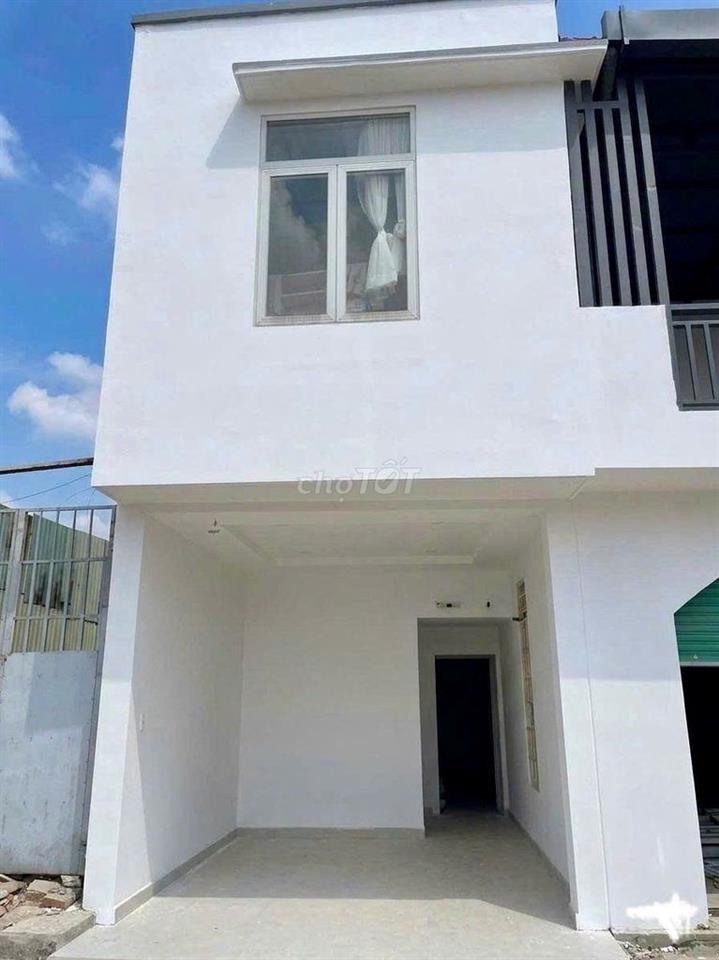 Mặt tiền đường rộng thuận tiện kinh doanh
