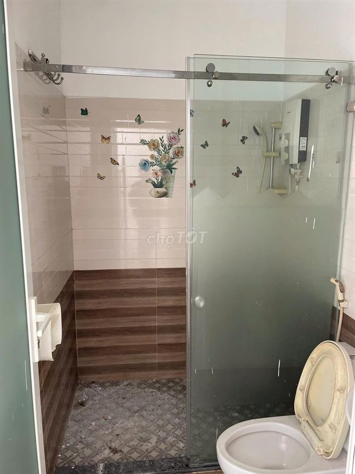 Mặt tiền đường rộng thuận tiện kinh doanh